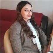 Laureata in Filologia moderna con 110 e lode impartisce con grande cura lezioni di Italiano, Letteratura, Storia, Geografia,Latino